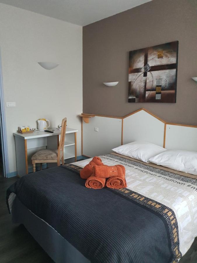 Hotel Du Centre Gueugnon Екстер'єр фото