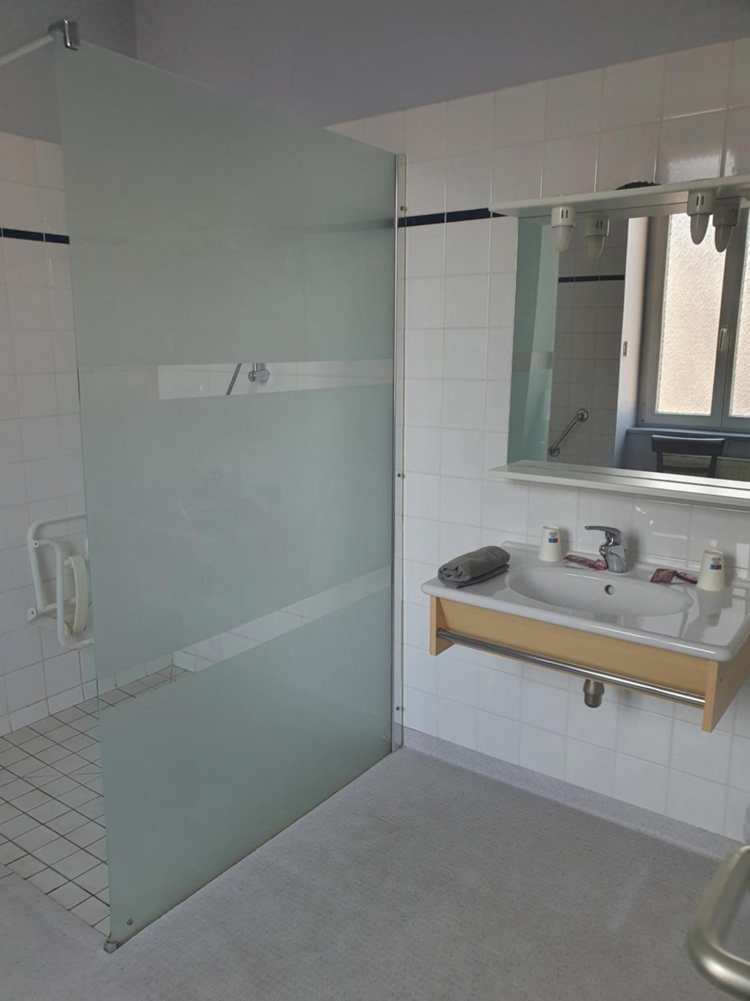 Hotel Du Centre Gueugnon Екстер'єр фото